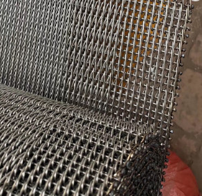 Nahrungsmittelgrad Diamond Mesh Steel Mesh bedeckt Förderband für Ofen