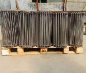 Kundenspezifische Breite Edelstahl Förderband Spirale Steigung Kundenspezifische, langlebige industrielle Materialtransportlösung